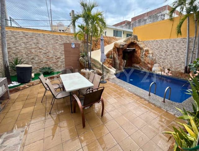 CASA EN RENTA AMUEBLADA EN LOMAS DE MAZATLÁN, SINALOA, MÉXICO.