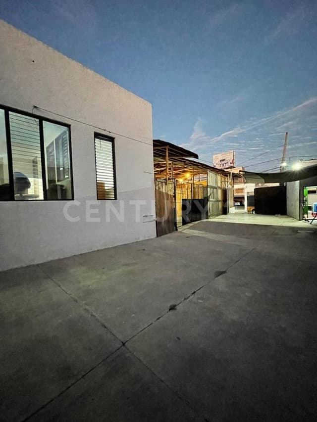 SE RENTA LOCAL EN SANTA LUCÍA DEL CAMINO, OAXACA