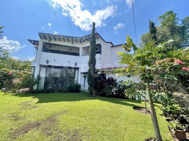 CASA EN VENTA EN VALLE DE BRAVO, EL CERRILLO