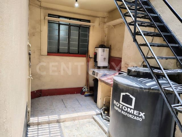 Habitación en renta, sobre Calz Gral. Mariano Escobedo