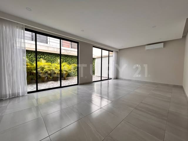 Casa en Venta en Arbolada - A estrenar - Alberca Rooftop 3 Niveles