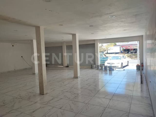 LOCAL EN RENTA, Rosendo G. Castro #670, Colonia Centro