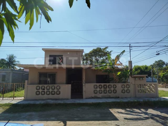 CASA EN VENTA COL. HIPODROMO CD. MADERO TAMAULIPAS A 10 MINUTOS DE LA PLAYA