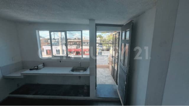 Casa en Venta en Cancún con Local Comercial – Opción Ideal para Vivir e Invertir