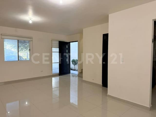 Residencia en Valle Alto con terraza espectacular y amplios espacios