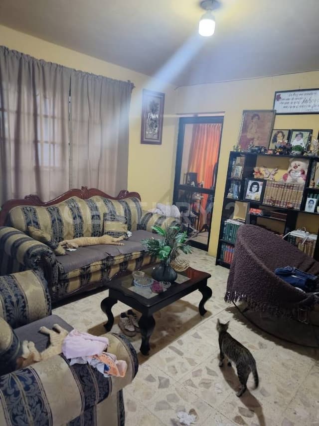 CASA EN VENTA CON 3 DEPARTAMENTOS INDEPENDIENTES EN VENTA COL. NIÑOS HEROES