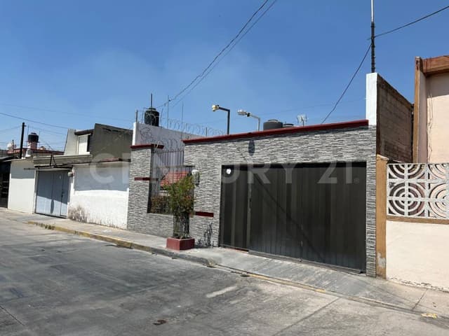 Casa en venta en Villa de las Flores Coacalco de Berriozabal, Edo. Mex.