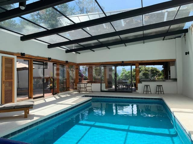 CASA EN RENTA CON VISTA AL LAGO VALLE DE BRAVO