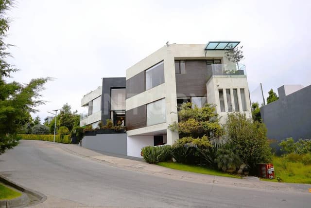 Residencia en venta en Bosque Real, Huixquilucan, Edo. Méx.