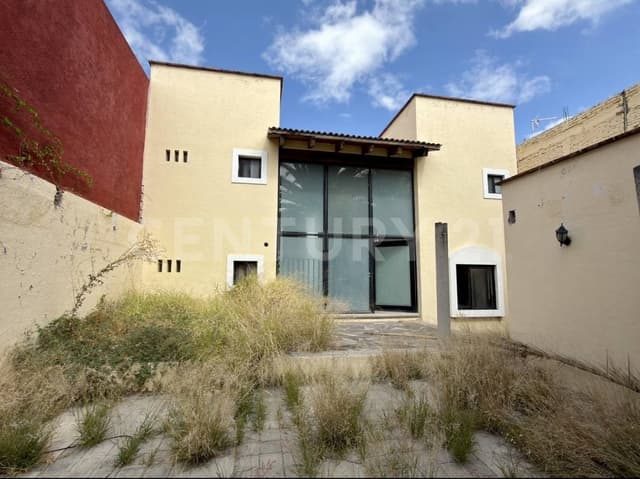 CASA EN VENTA EN RESIDENCIAL ITALIA, QUERÉTARO.