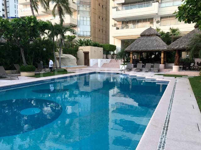 Venta de departamento sobre playa en la Bahía de Acapulco