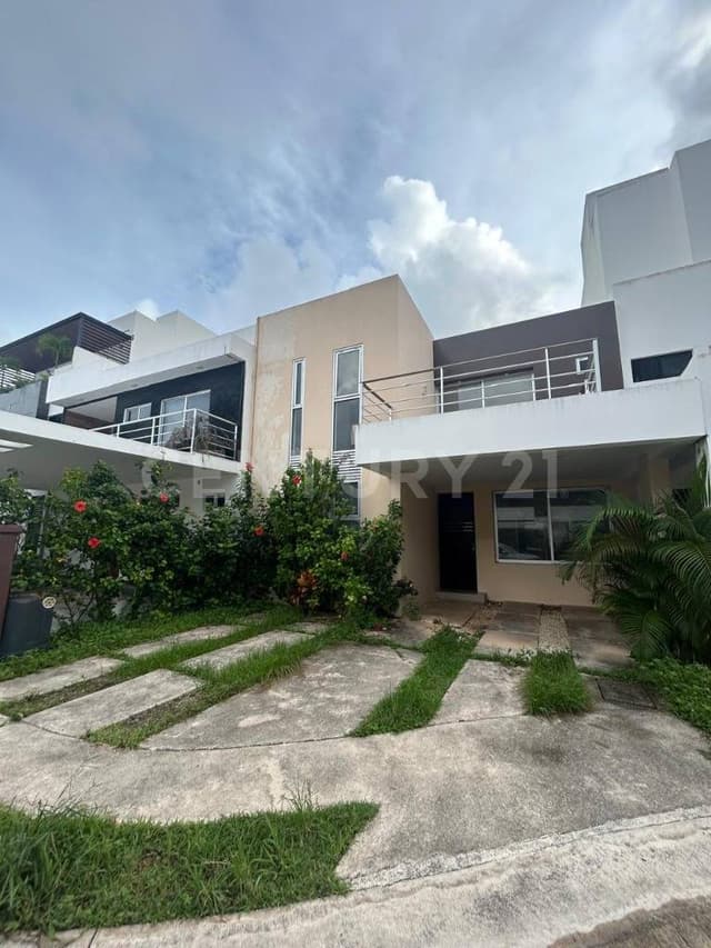 Venta casa Aqua Residencial Cancun recamara en primer nivel SVM2425