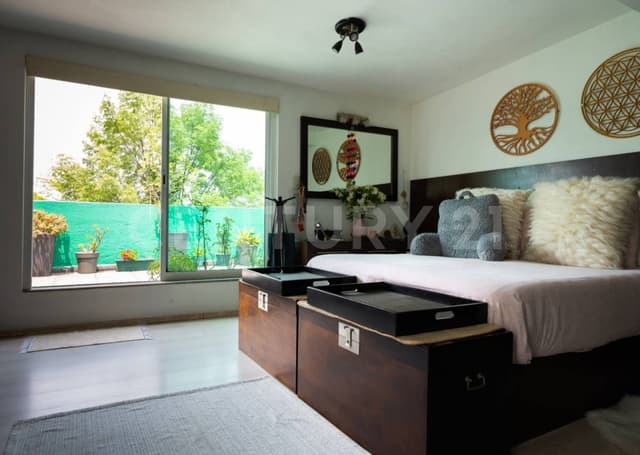 CASA EN VENTA.En Desierto de los Leones #5028, espacios luminosos y tranquilidad