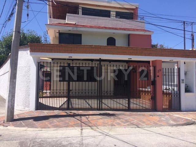 Casa en Venta en Ciudad Satélite, Naucalpan, México