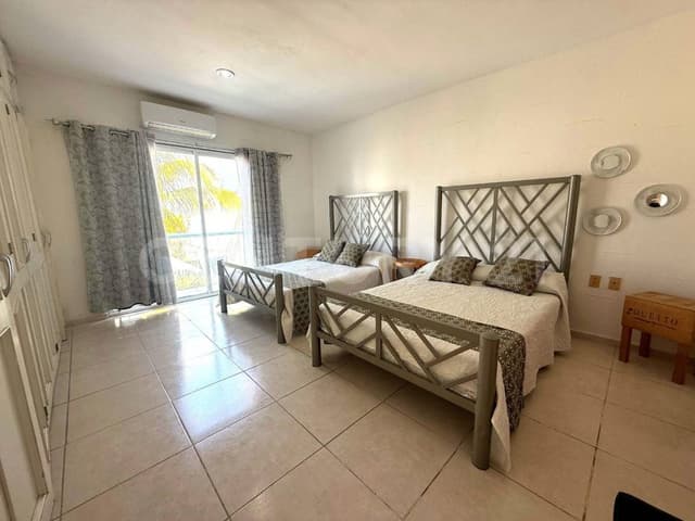 CASA EN VENTA EN PLAYAS DEL CONCHAL