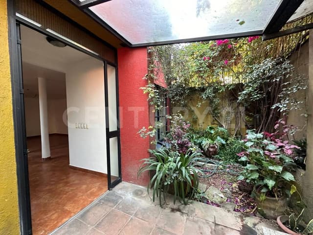 Casa con historia en Coyoacán Centro