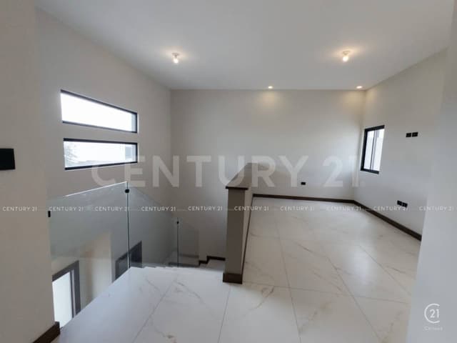 CASA EN VENTA EN FRACCIONAMIENTO ASTURIAS EN CHIHUAHUA, CHIH.