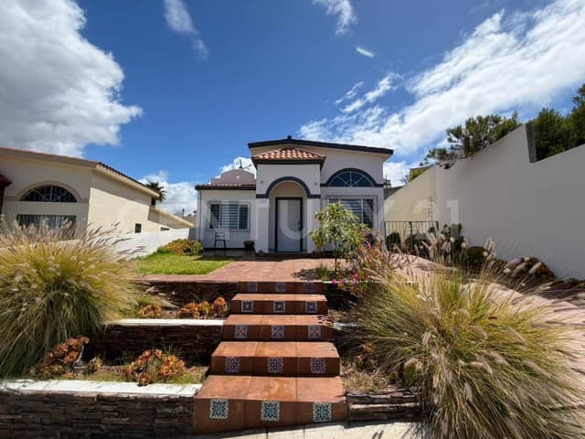 CASA EN RENTA EN COLINAS DEL SAUZAL, ENSENADA B.C.