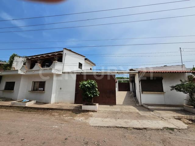 CASA Y LOCALES EN VENTA POR BULEVARD CONSTELACIONES EN SANTA FE CULIACAN SINALOA