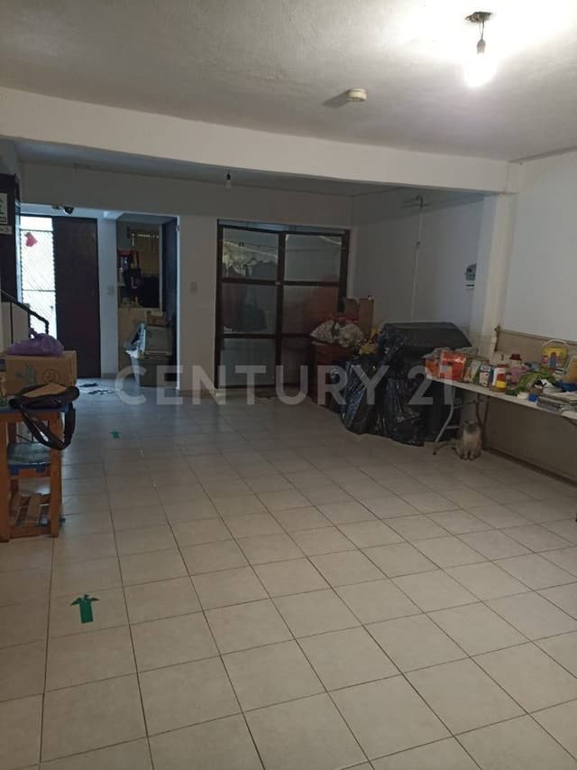 Casa en venta con Local comercial