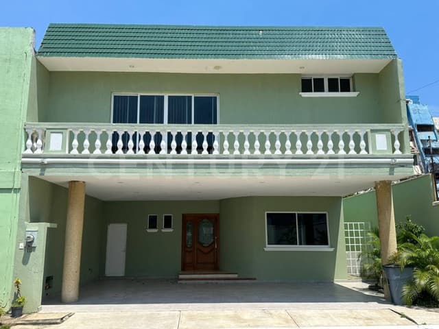 CASA EN RENTA EN AV. DE LOS RÍOS Y USUMACINTA, TABASCO 2000, VILLAHERMOSA