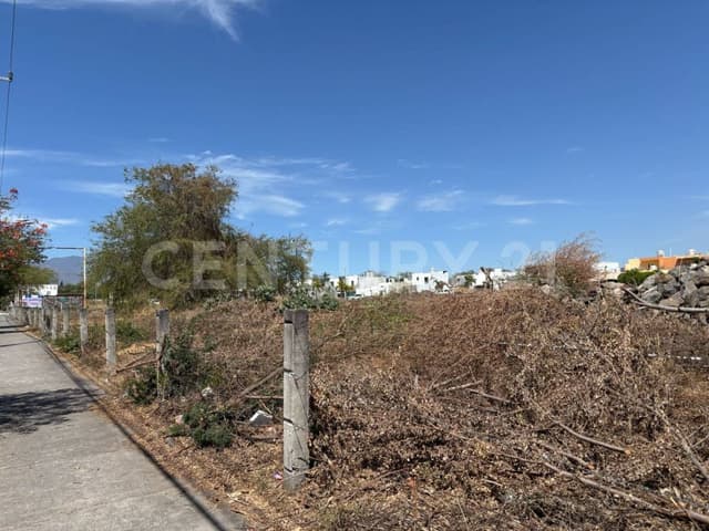 Terreno Comercial En VENTA en Avenida