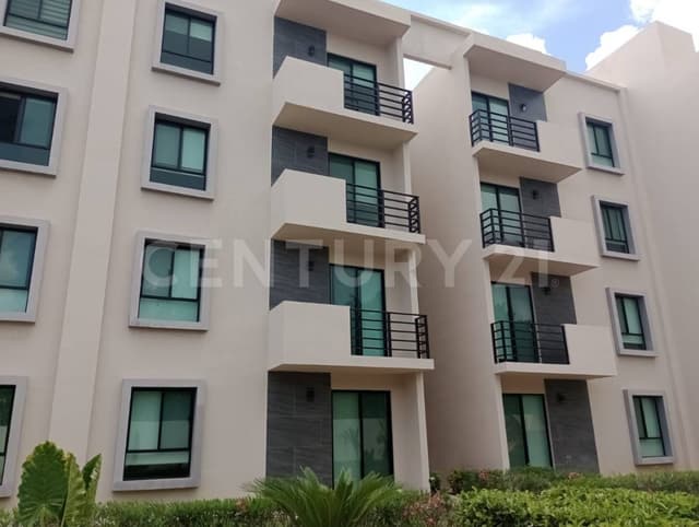 Venta departamento en Cancún, Residencial Astoria sobre Av.Huayacán AF0125