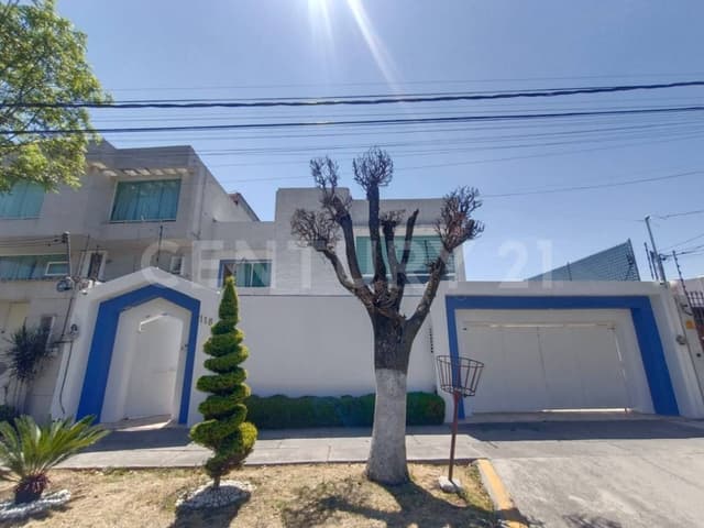 Casa en Venta en Ciudad Satélite, Naucalpan, Edo. Méx