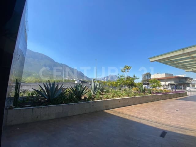 LOCAL COMERCIALEN RENTA AV. ALFONSO REYES SAN PEDRO GARZA GARCIA, NL