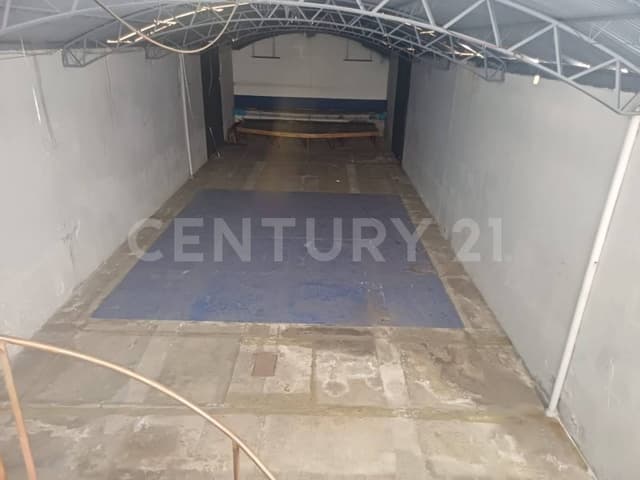 Bodegón techado de 500 m2 a 3 calles de Marina Nacional