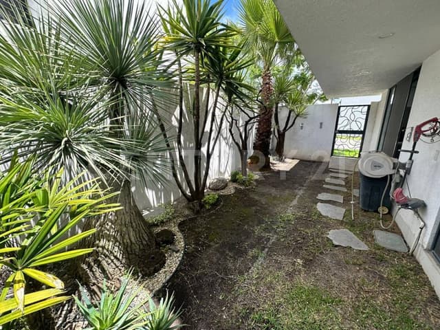 VENTA CASA SEMINUEVA ESQUINA,5 RECS y ESTUDIO PARQUE COAHUILA,LOMAS ANGELOPOLIS3