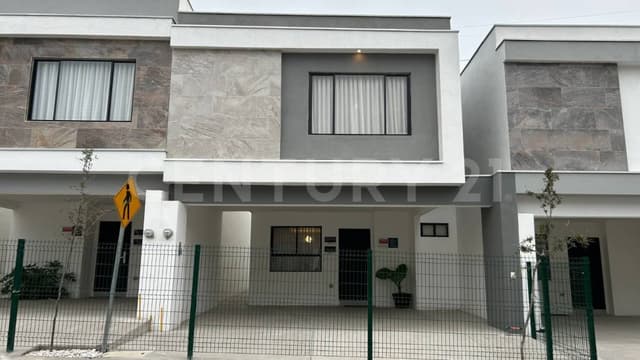 CASA EN VENTA EN COL. VARENNA RESIDENCIAL EN MONTERREY