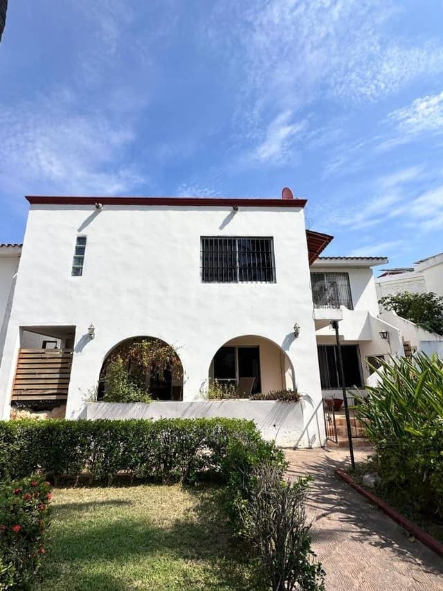 Casa en venta amueblada en El Cid