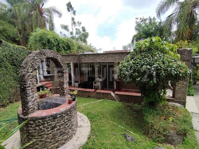 Casa de una planta en venta, esquina
