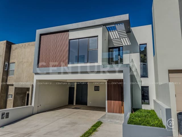 CASA EN VENTA EN FRACCIONAMIENTO BOSQUE REAL CHIHUAHUA, CHIH.