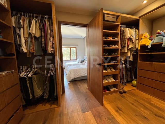 Espectacular CASA EN VENTA EN CUMBRES DE STA. FÉ
