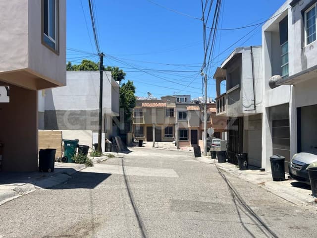 CASA EN RENTA EN JARDINES DE AGUA CALIENTE, TIJUANA BAJA CALIFORNIA.