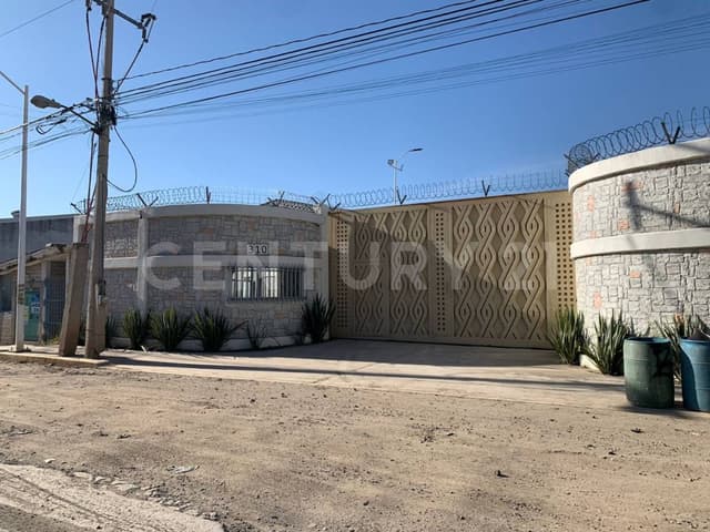 Renta de Terreno con bodega de 400m Zona Finsa-Autopista-Sanctorum