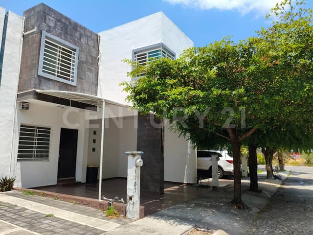 Casa Remodelada en Venta en Residencial Margaritas