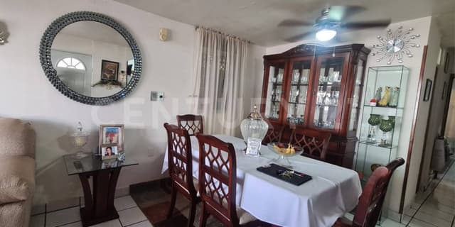 CASA EN VENTA EN FRACC. IGNACIO ALLENDE, CHIHUAHUA