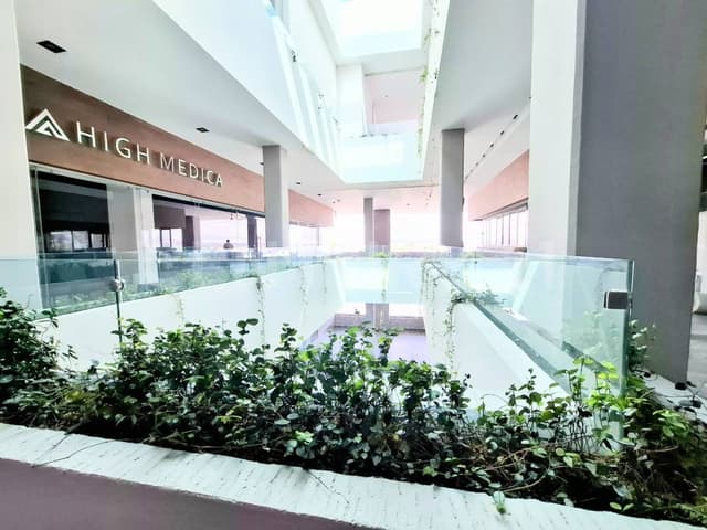 LOCAL COMERCIAL EN RENTA, PLAZA COMERCIAL HIGHSQ