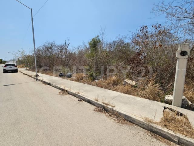 Terreno comercial en renta en esquina, fracc. Real Montejo Mérida.