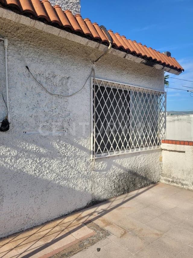 LOCAL EN RENTA EN COL. CUMBRES 3 SECTOR EN MONTERREY