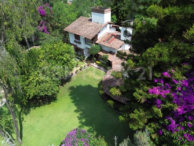CASA EN VENTA EN AVANDARO, VALLE DE BRAVO