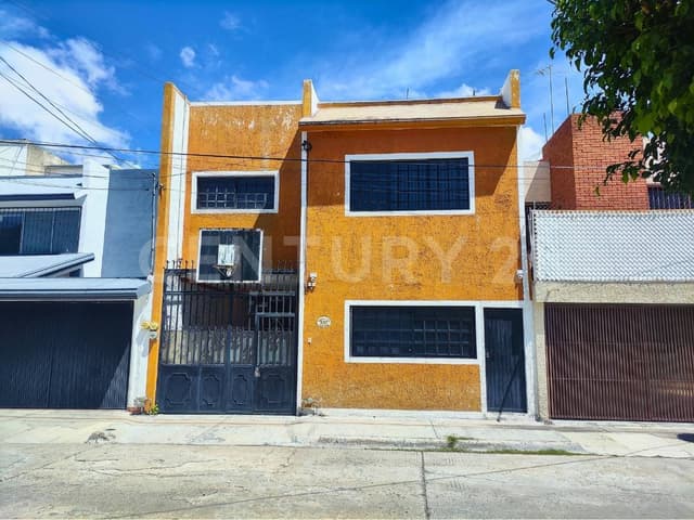 CASA EN RENTA EN PUNTO VERDE