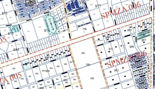 Lote en venta sobre la Avenida Tulum en la Región 12, Tulum, Quintana Roo.