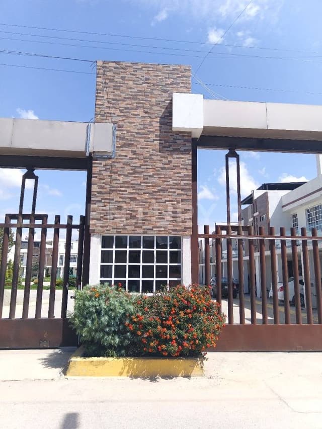 CASA EN VENTA EN FRACCIONAMIENTO SAN MIGUEL, MINERAL DE LA REFORMA