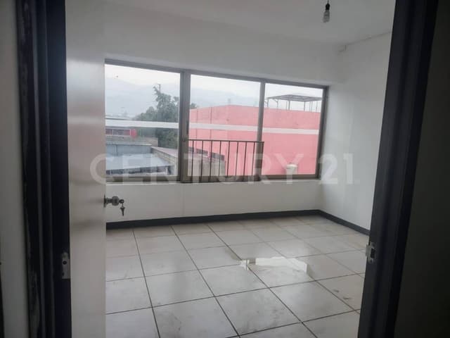 SE RENTA LOCAL EN SEGUNDO NIVEL EN AV. UNIVERSIDAD