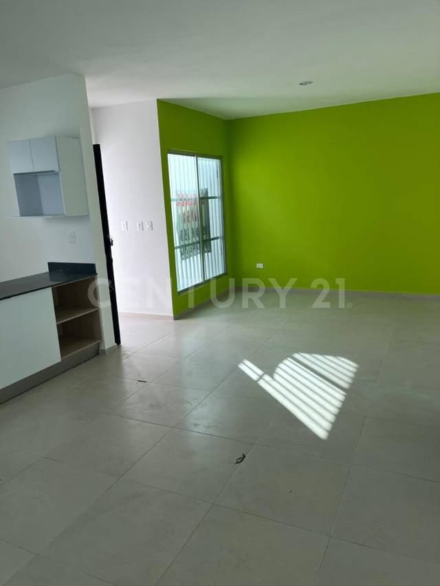 Renta Casa cerca de centros comerciales y acceso vias pples Cancun Q. Roo SR1025