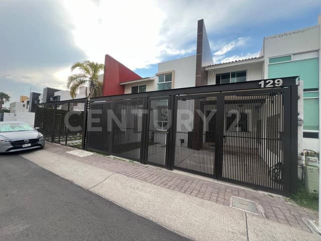 Venta de Casa en El Refugio Residencial